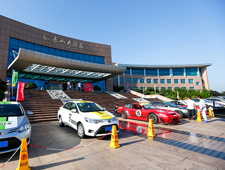 相聚太阳集团tcy8722 共度盛夏狂欢